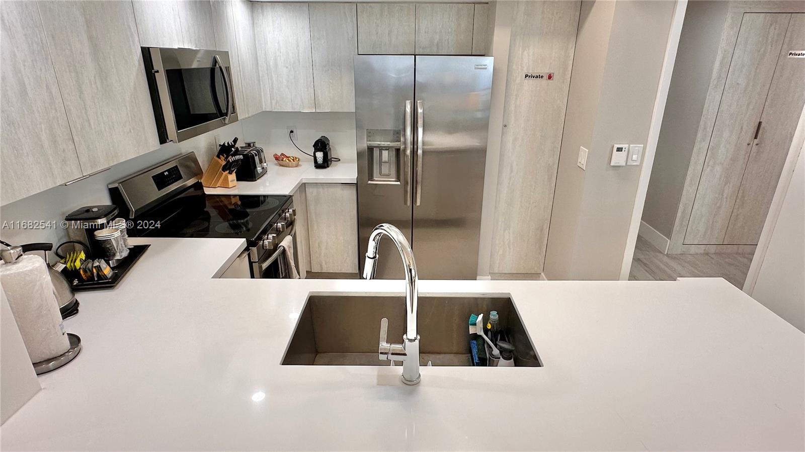 OCEAN POINT BEACH CLUB CO - Residential Lease