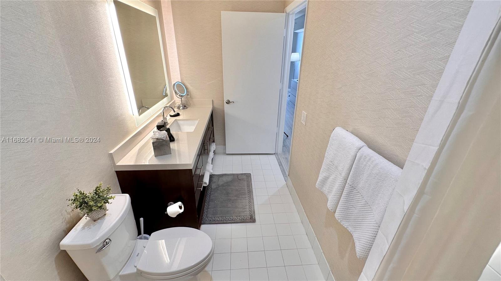 OCEAN POINT BEACH CLUB CO - Residential Lease