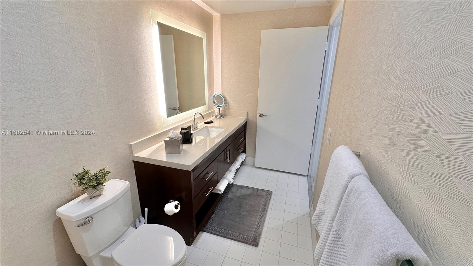 OCEAN POINT BEACH CLUB CO - Residential Lease