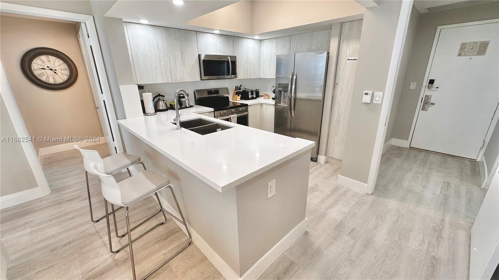 OCEAN POINT BEACH CLUB CO - Residential Lease