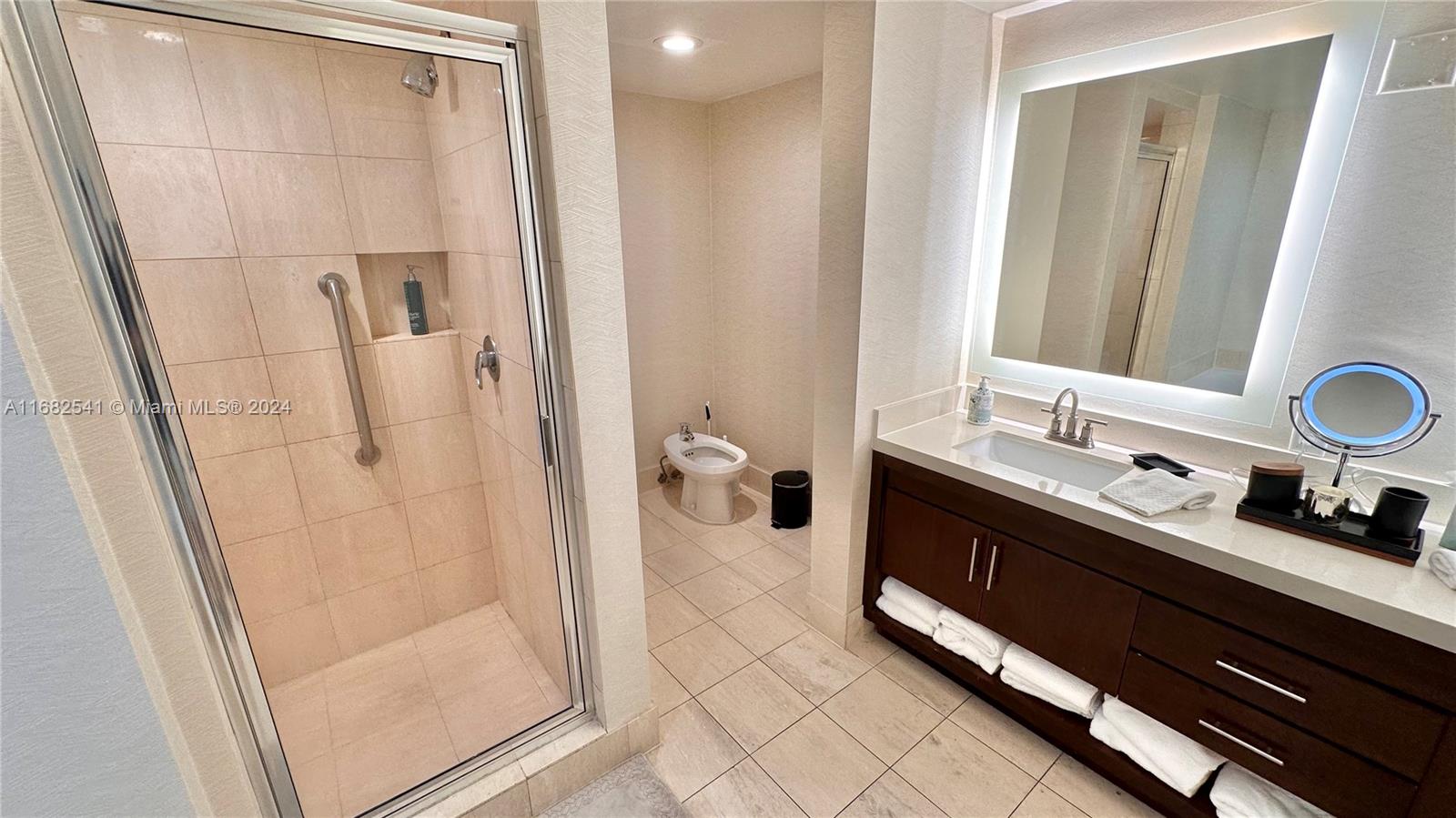 OCEAN POINT BEACH CLUB CO - Residential Lease