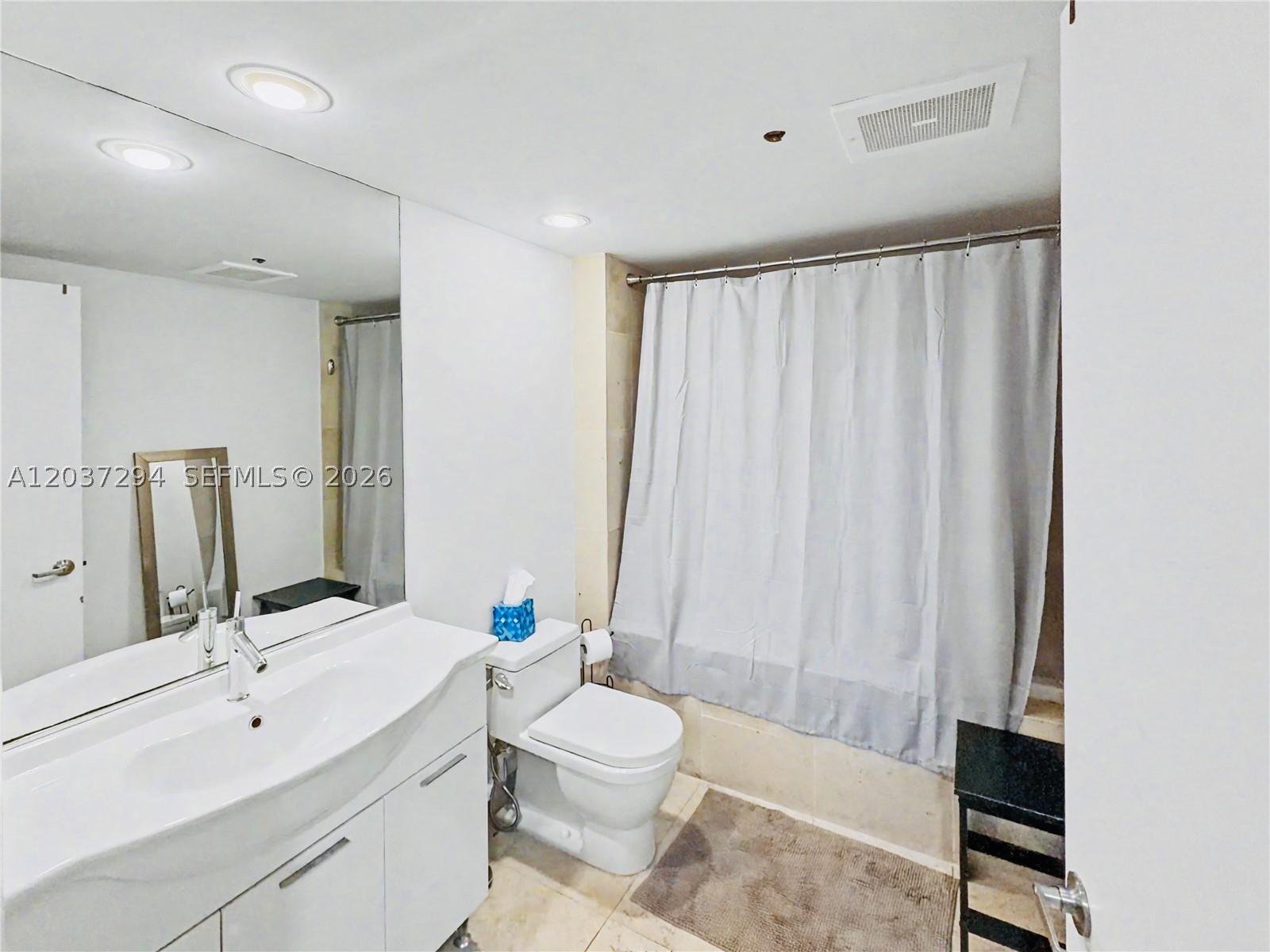 ICONBRICKELL CONDO NO 1 - Residential Lease