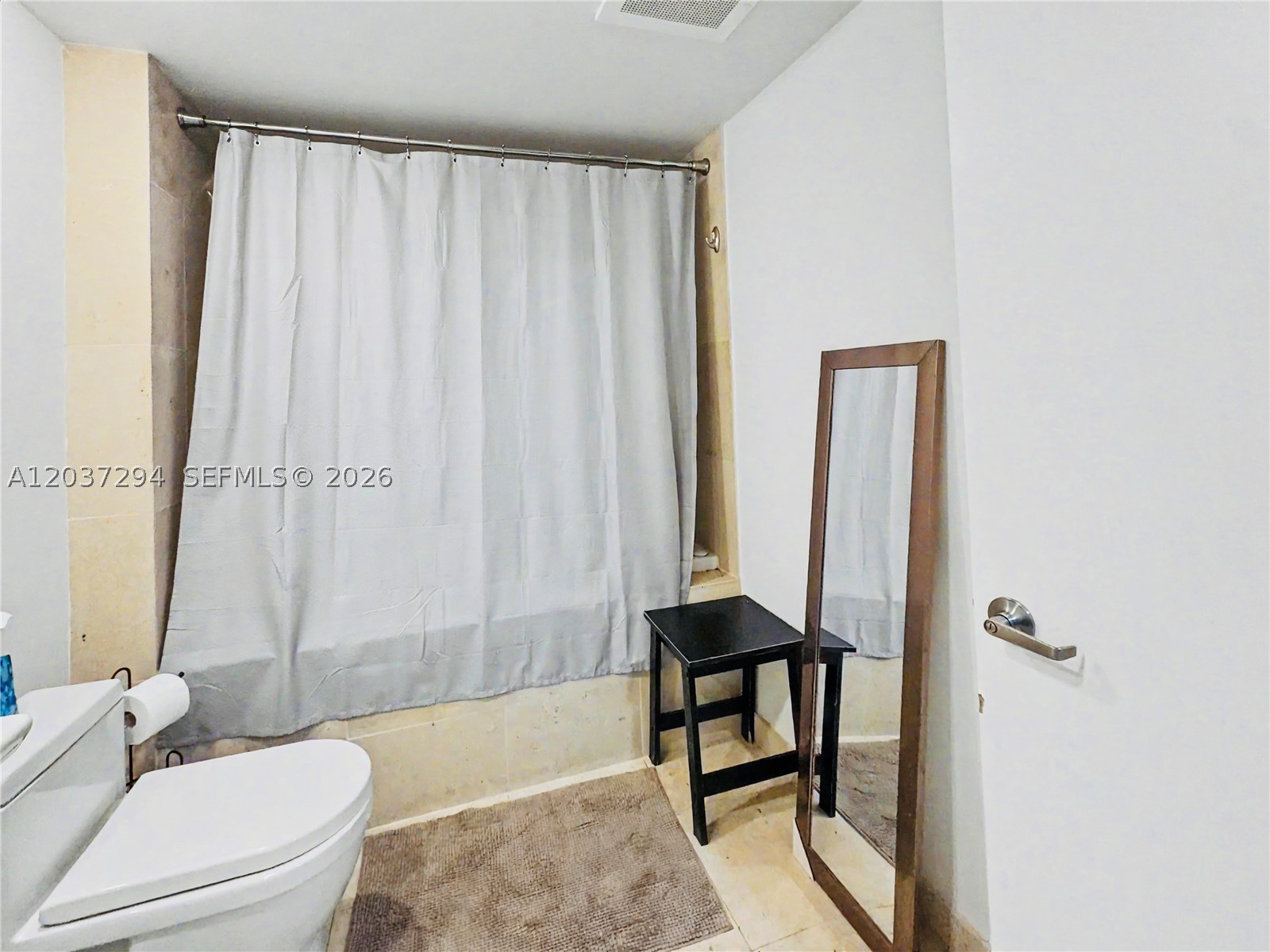 ICONBRICKELL CONDO NO 1 - Residential Lease