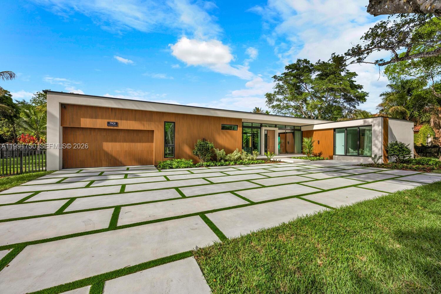 SUNILAND ESTATES 1ST ADDN - Residential