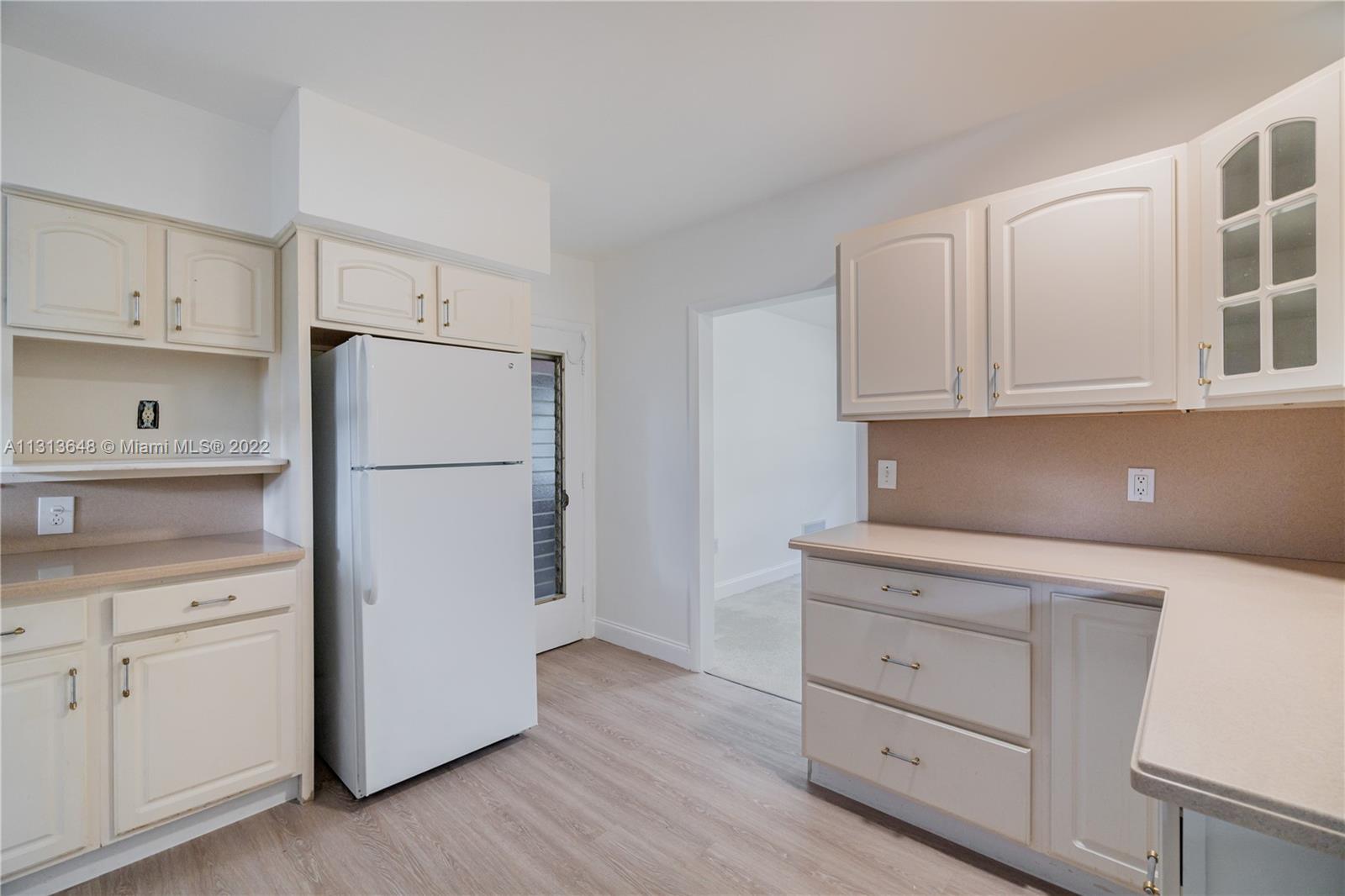 COCONUT GROVE TERR - Residential Lease