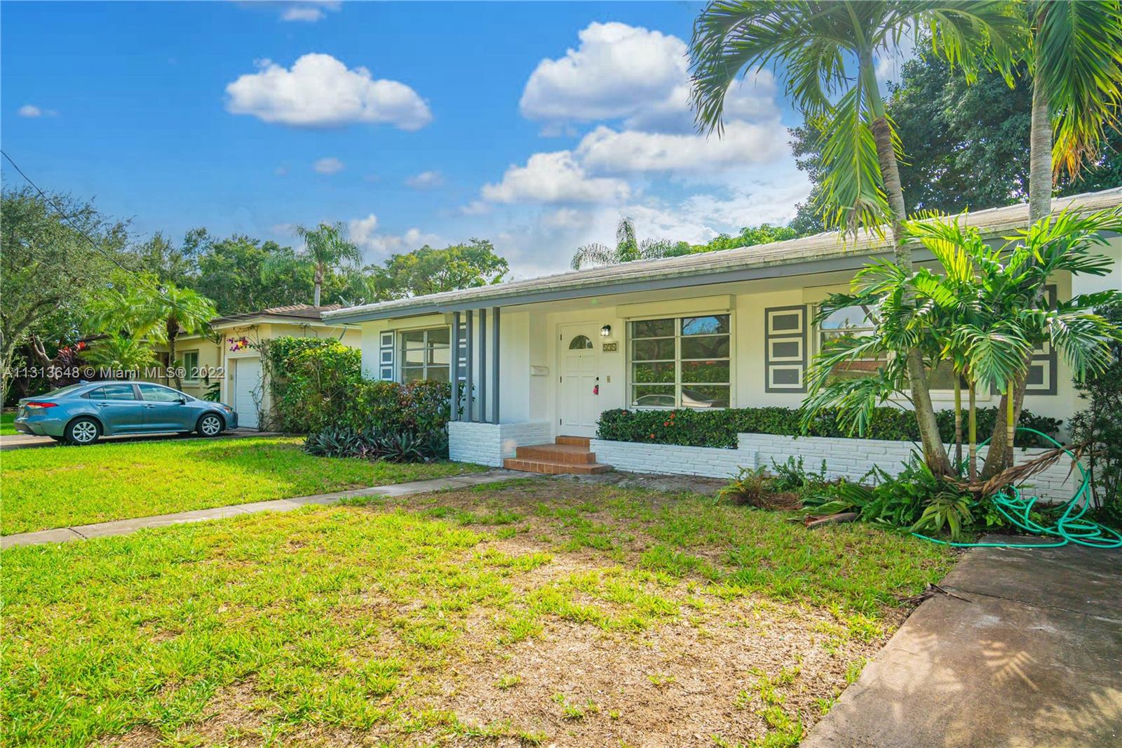 COCONUT GROVE TERR - Residential Lease