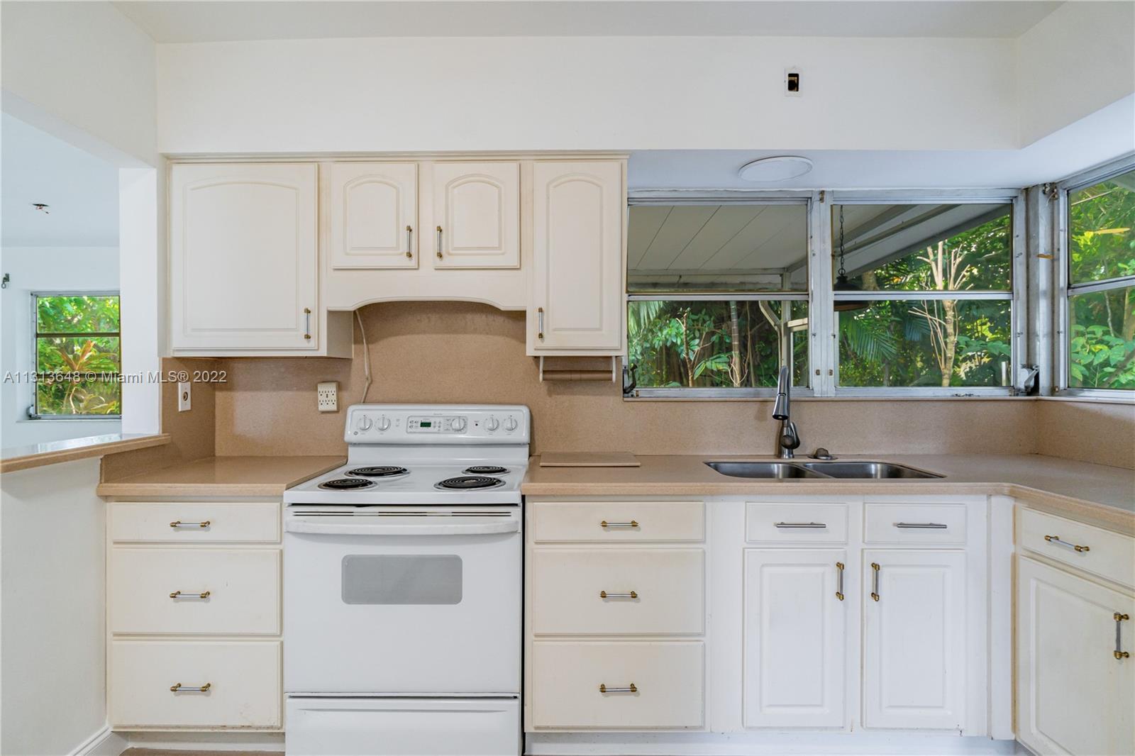 COCONUT GROVE TERR - Residential Lease