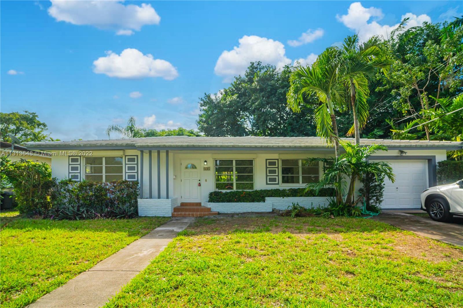 COCONUT GROVE TERR - Residential Lease