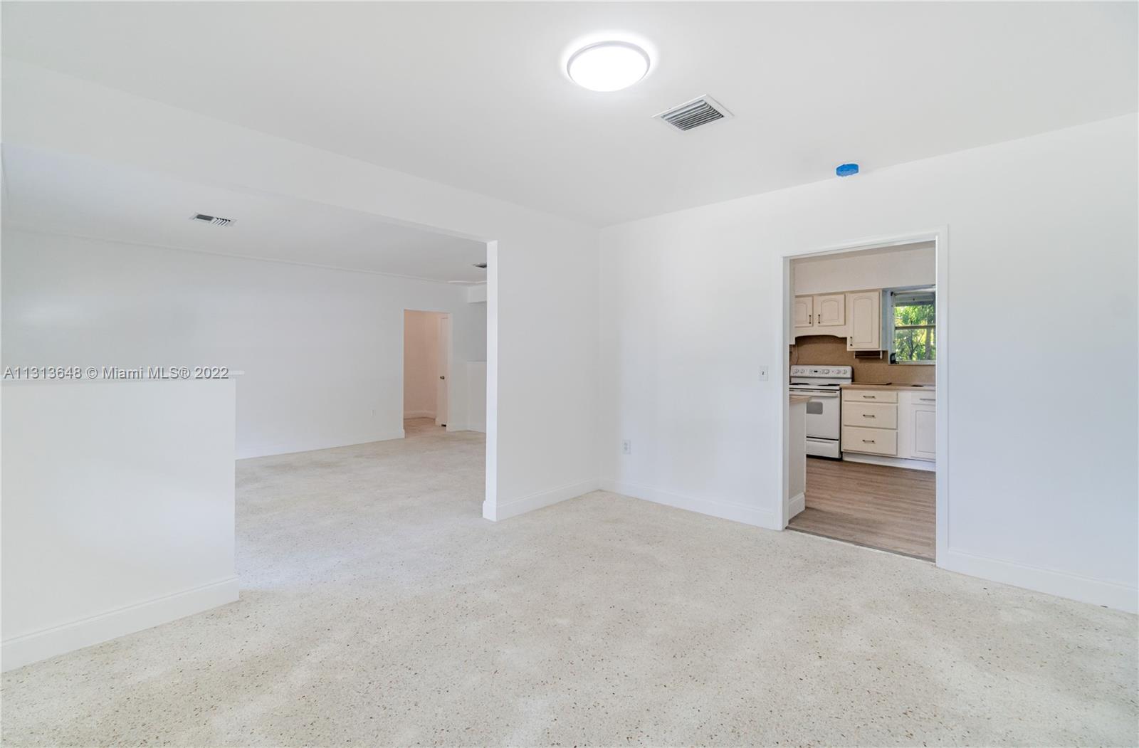 COCONUT GROVE TERR - Residential Lease