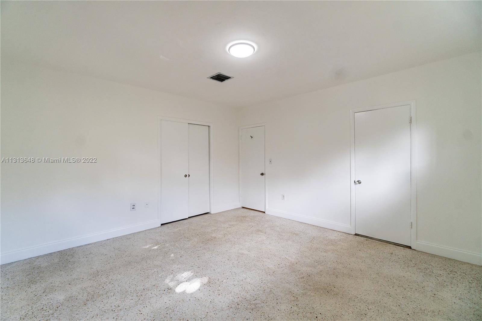 COCONUT GROVE TERR - Residential Lease