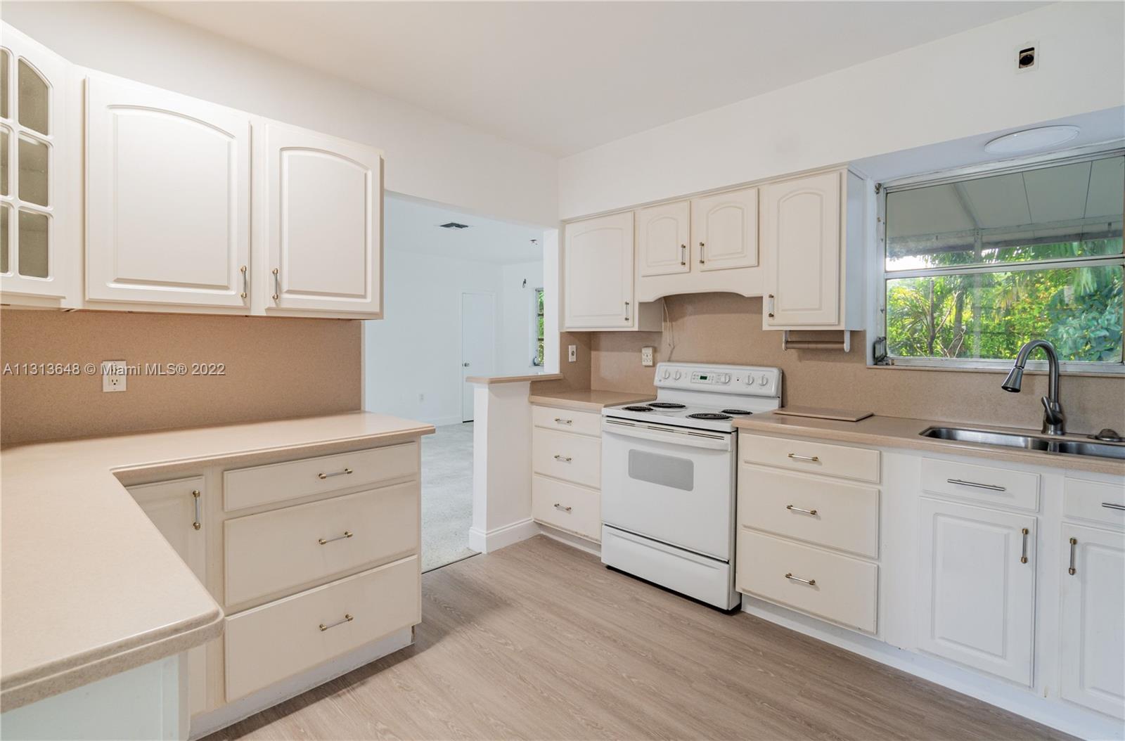 COCONUT GROVE TERR - Residential Lease