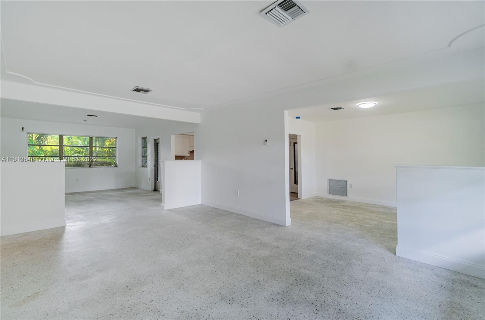 COCONUT GROVE TERR - Residential Lease