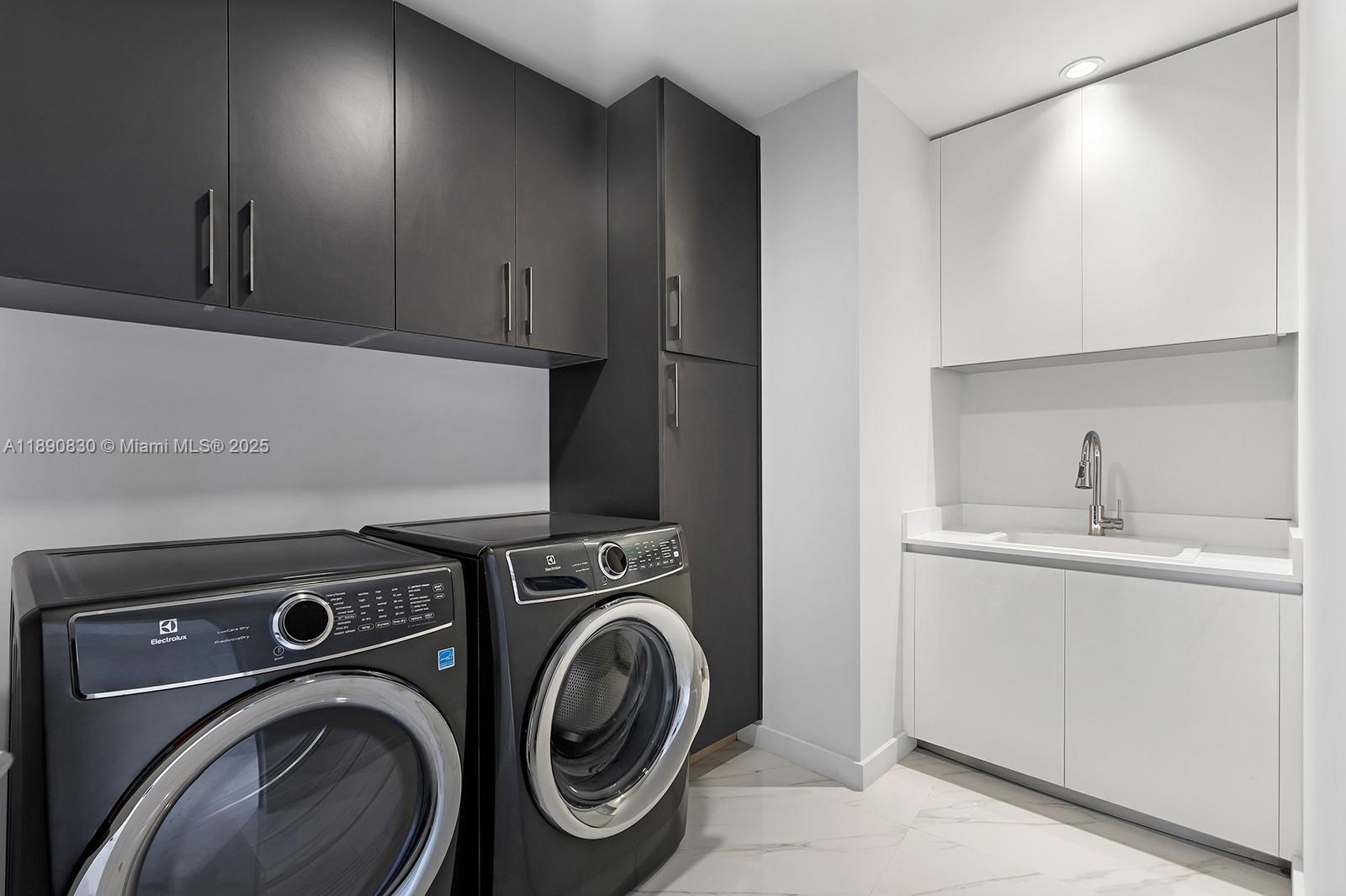 PARAMOUNT MIAMI WORLDCENT - Residential