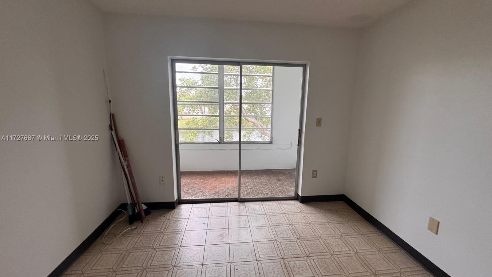 RO-MONT SOUTH CONDO E - Residential