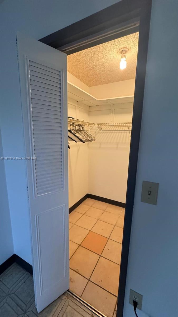 RO-MONT SOUTH CONDO E - Residential