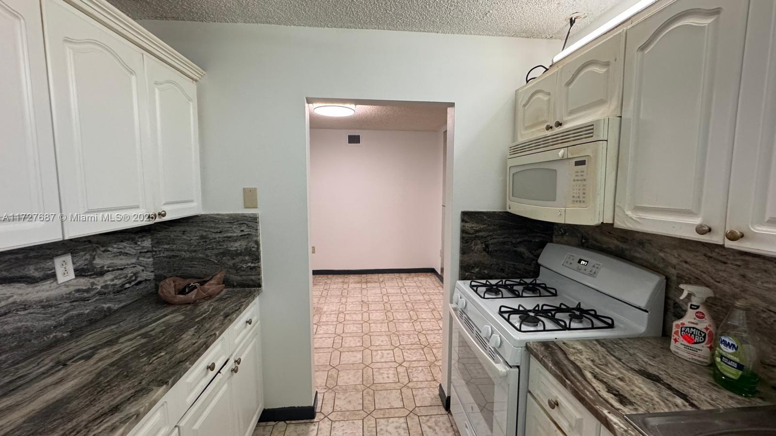 RO-MONT SOUTH CONDO E - Residential