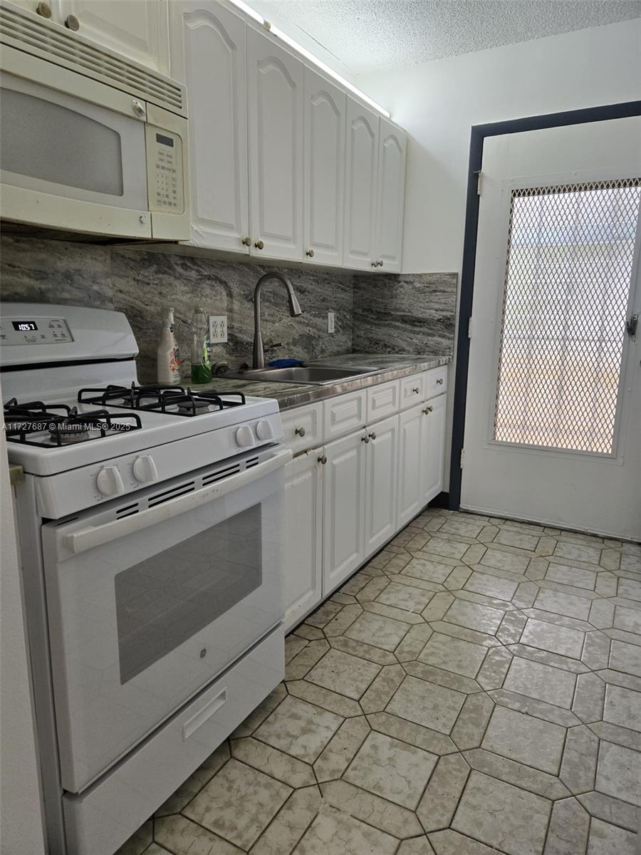 RO-MONT SOUTH CONDO E - Residential