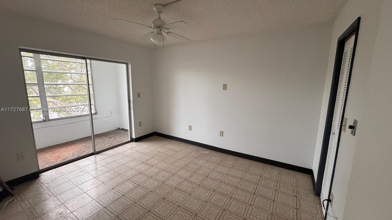 RO-MONT SOUTH CONDO E - Residential