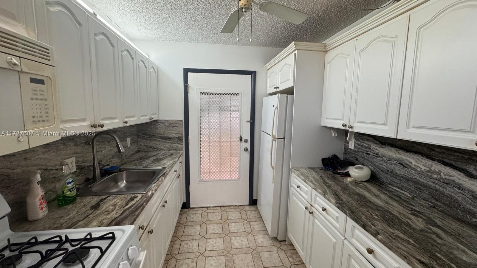 RO-MONT SOUTH CONDO E - Residential