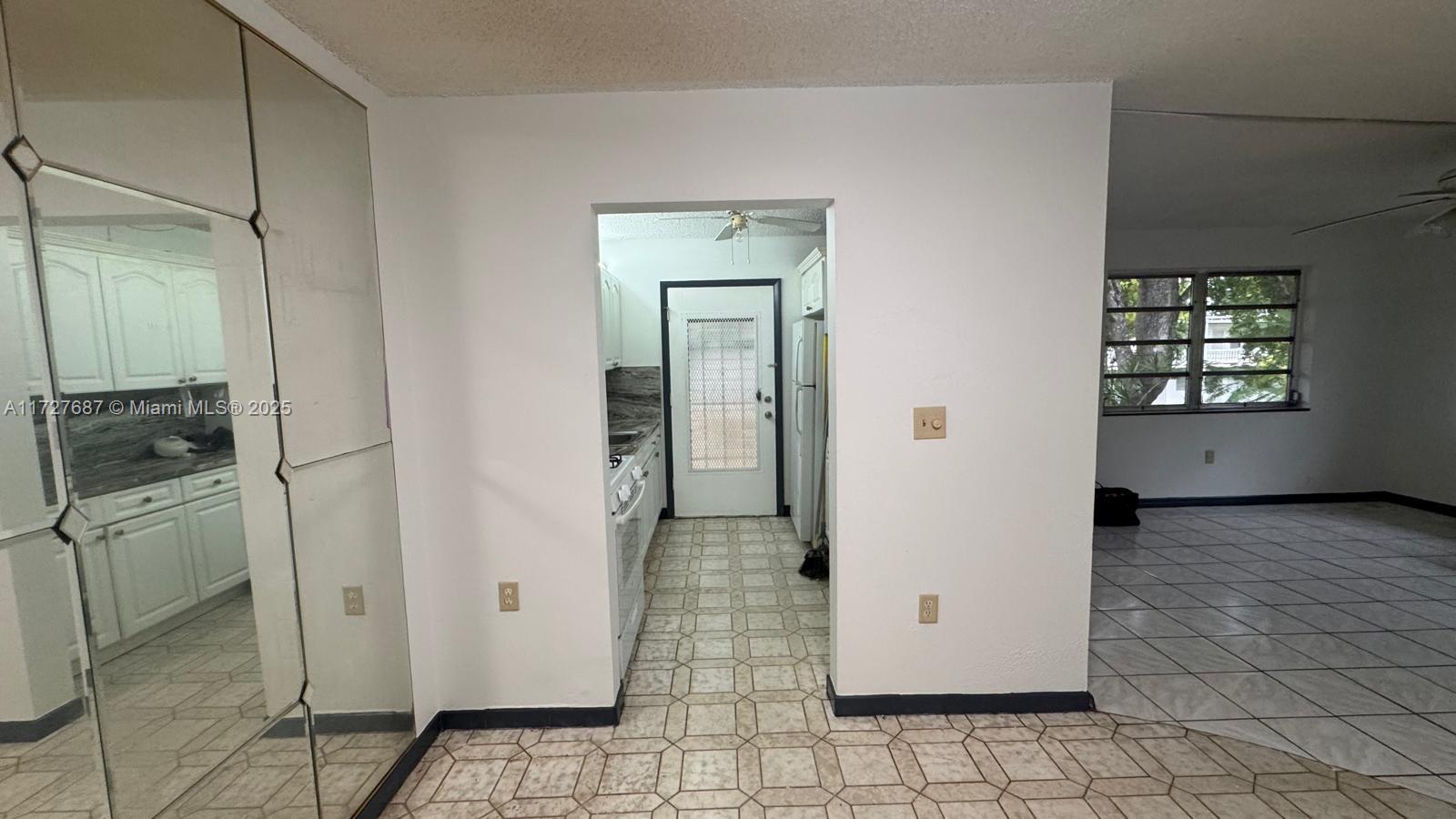 RO-MONT SOUTH CONDO E - Residential