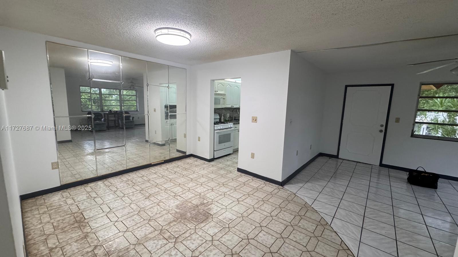 RO-MONT SOUTH CONDO E - Residential