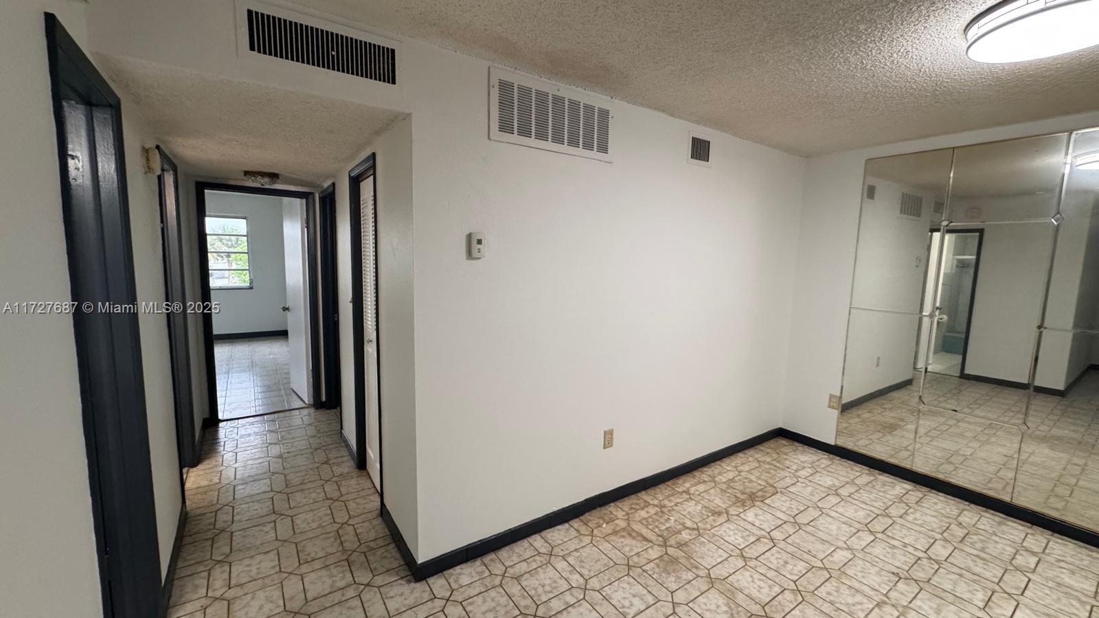 RO-MONT SOUTH CONDO E - Residential