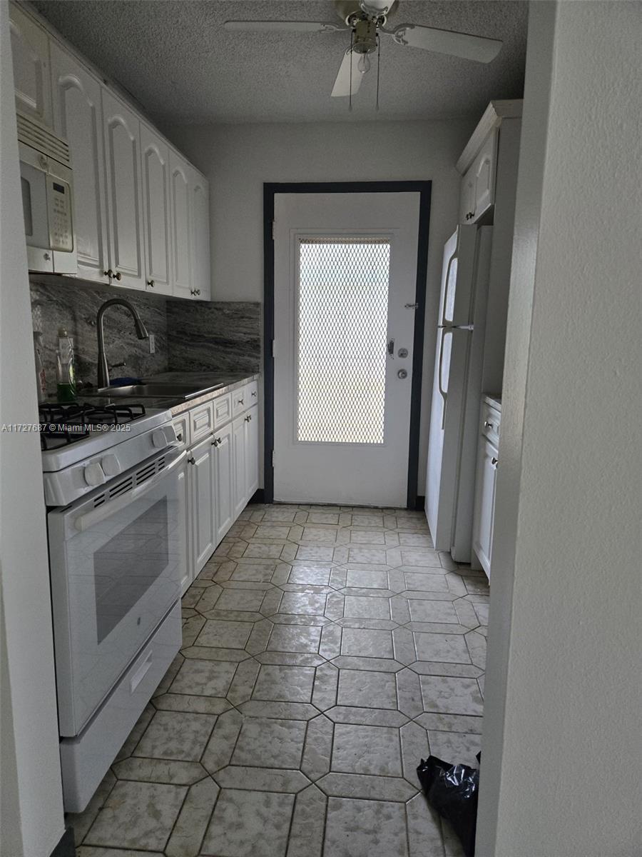RO-MONT SOUTH CONDO E - Residential