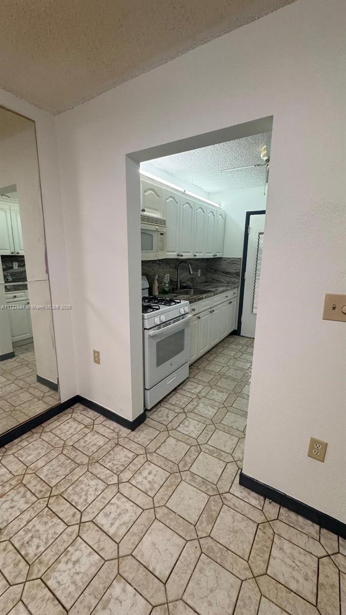 RO-MONT SOUTH CONDO E - Residential