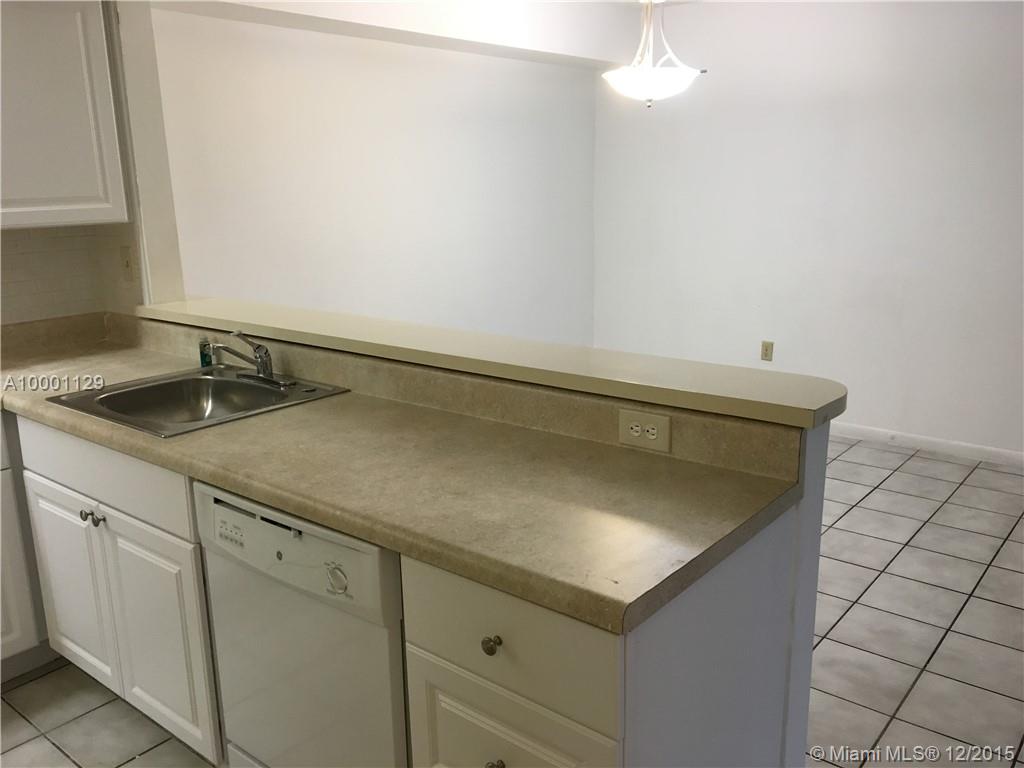 Le Club/Old Cutler Condo - Residential Lease