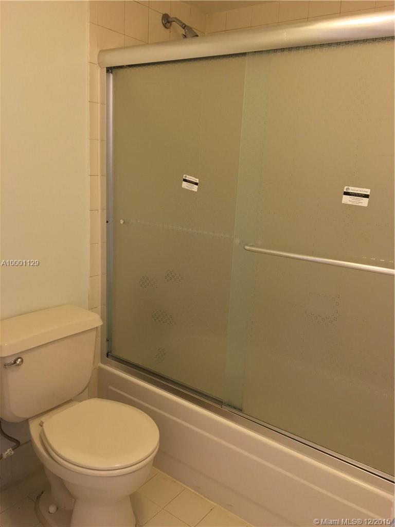 Le Club/Old Cutler Condo - Residential Lease