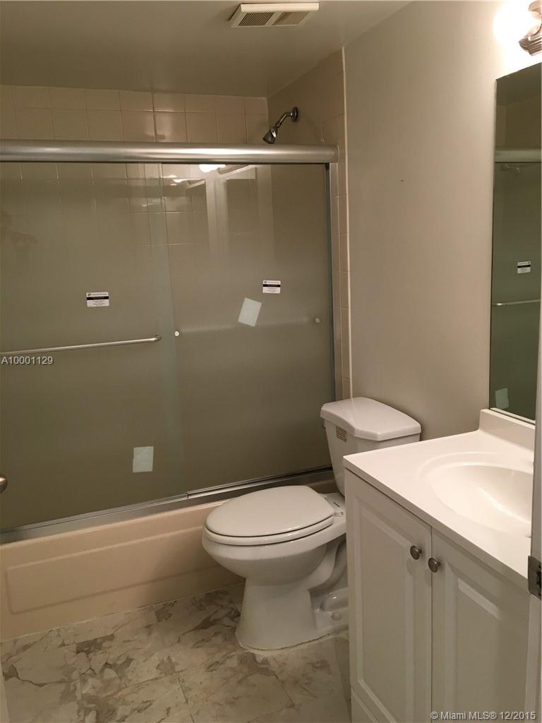Le Club/Old Cutler Condo - Residential Lease
