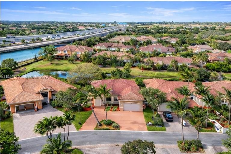 LAGO PLANTATION - Residential