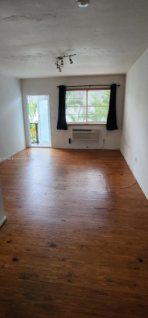 7315 BYRON AVE CONDO - Residential Lease
