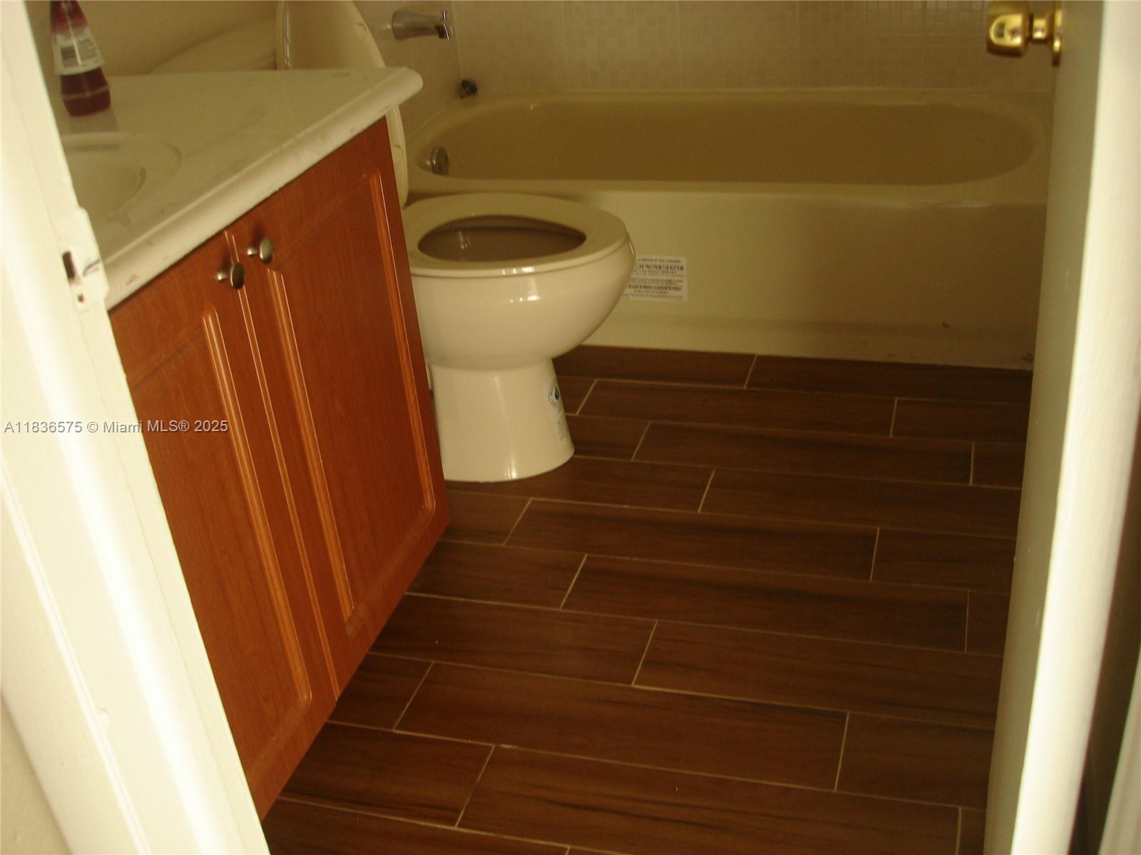 AVOCADO VILLAS - Residential Lease