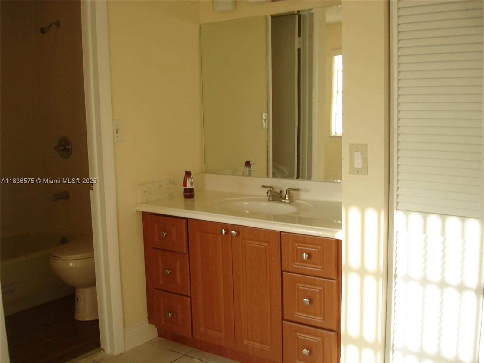 AVOCADO VILLAS - Residential Lease