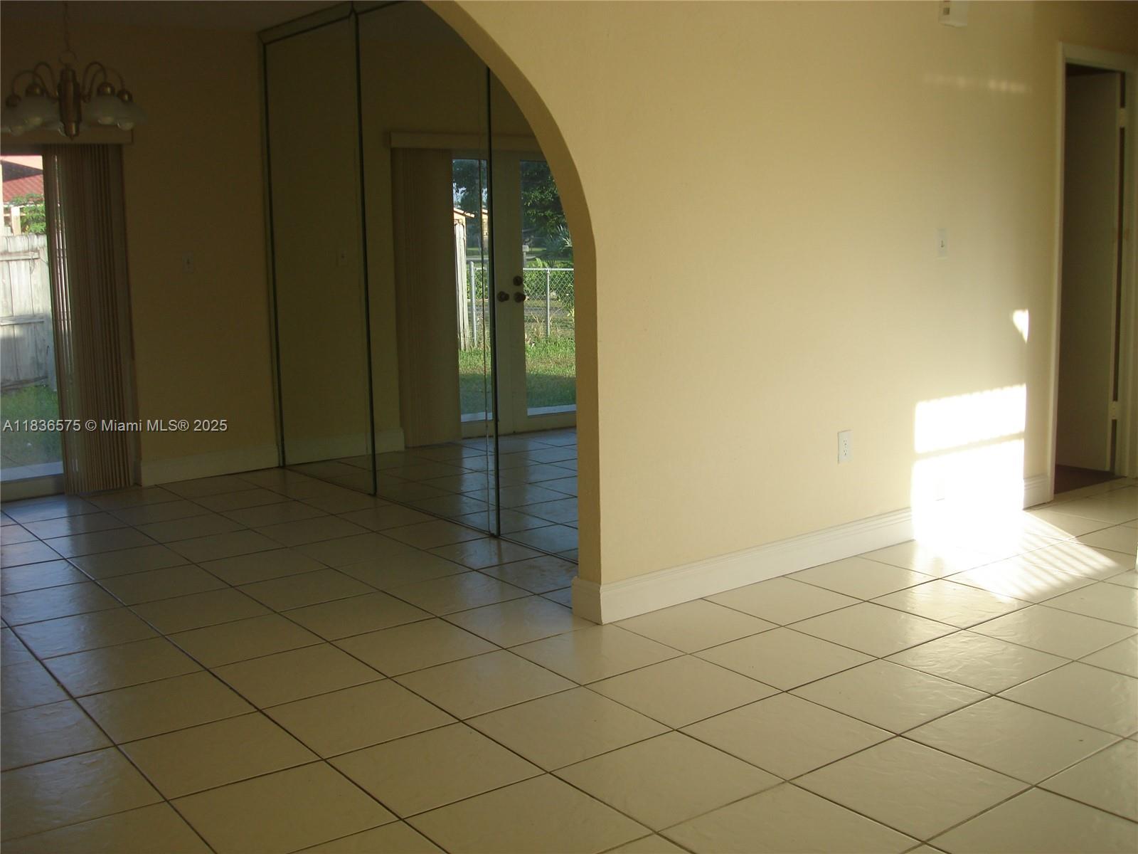 AVOCADO VILLAS - Residential Lease