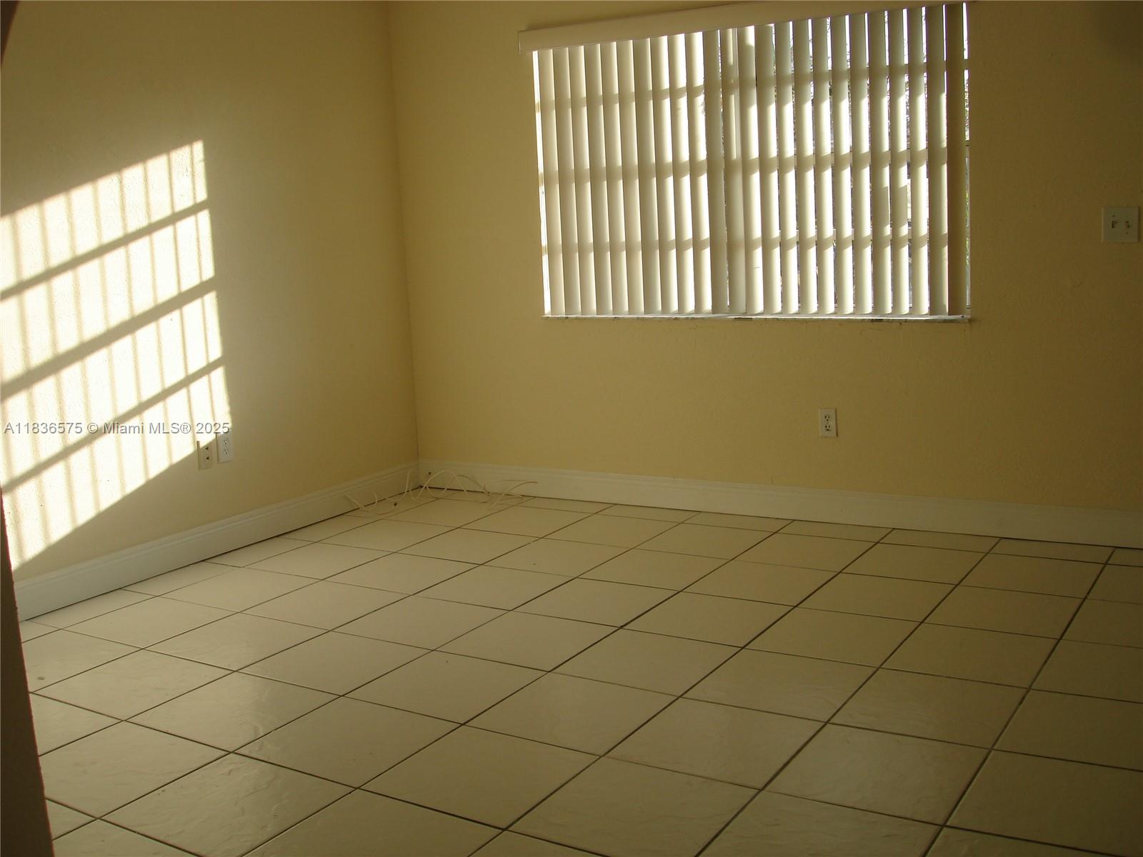 AVOCADO VILLAS - Residential Lease