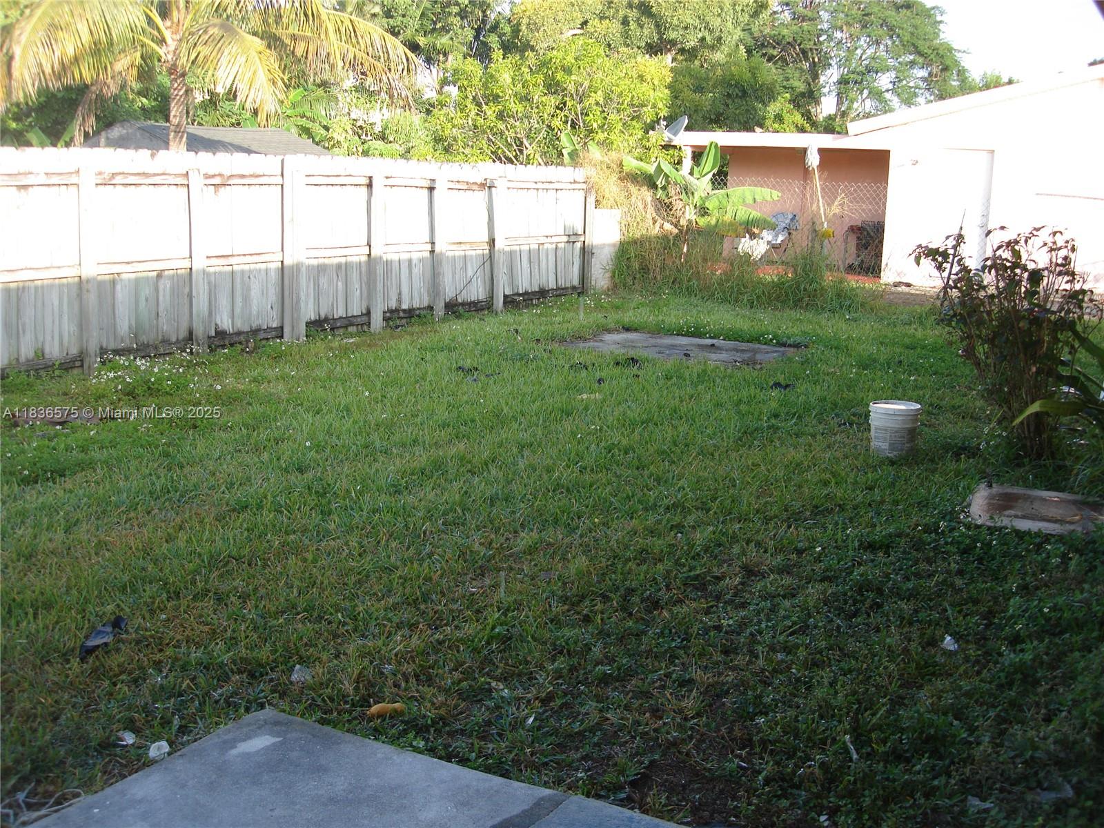 AVOCADO VILLAS - Residential Lease