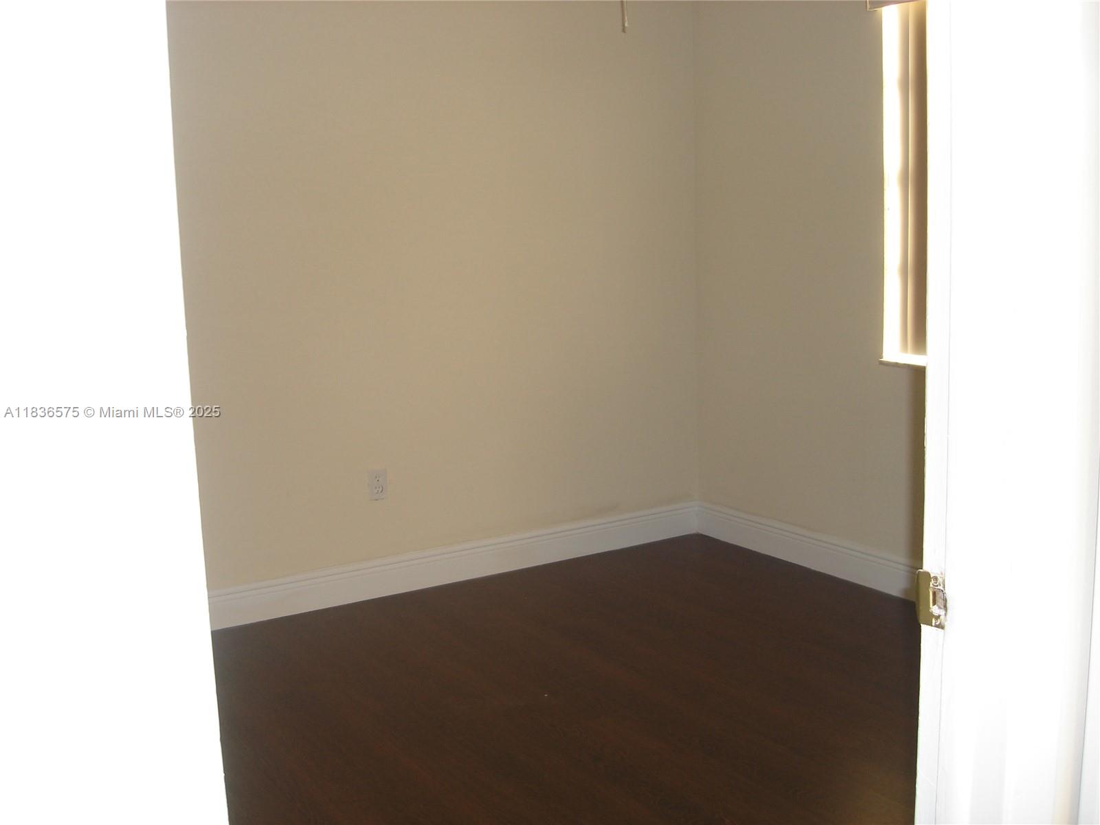 AVOCADO VILLAS - Residential Lease