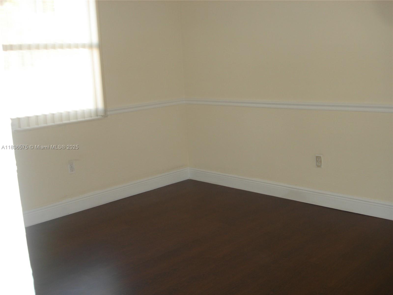 AVOCADO VILLAS - Residential Lease