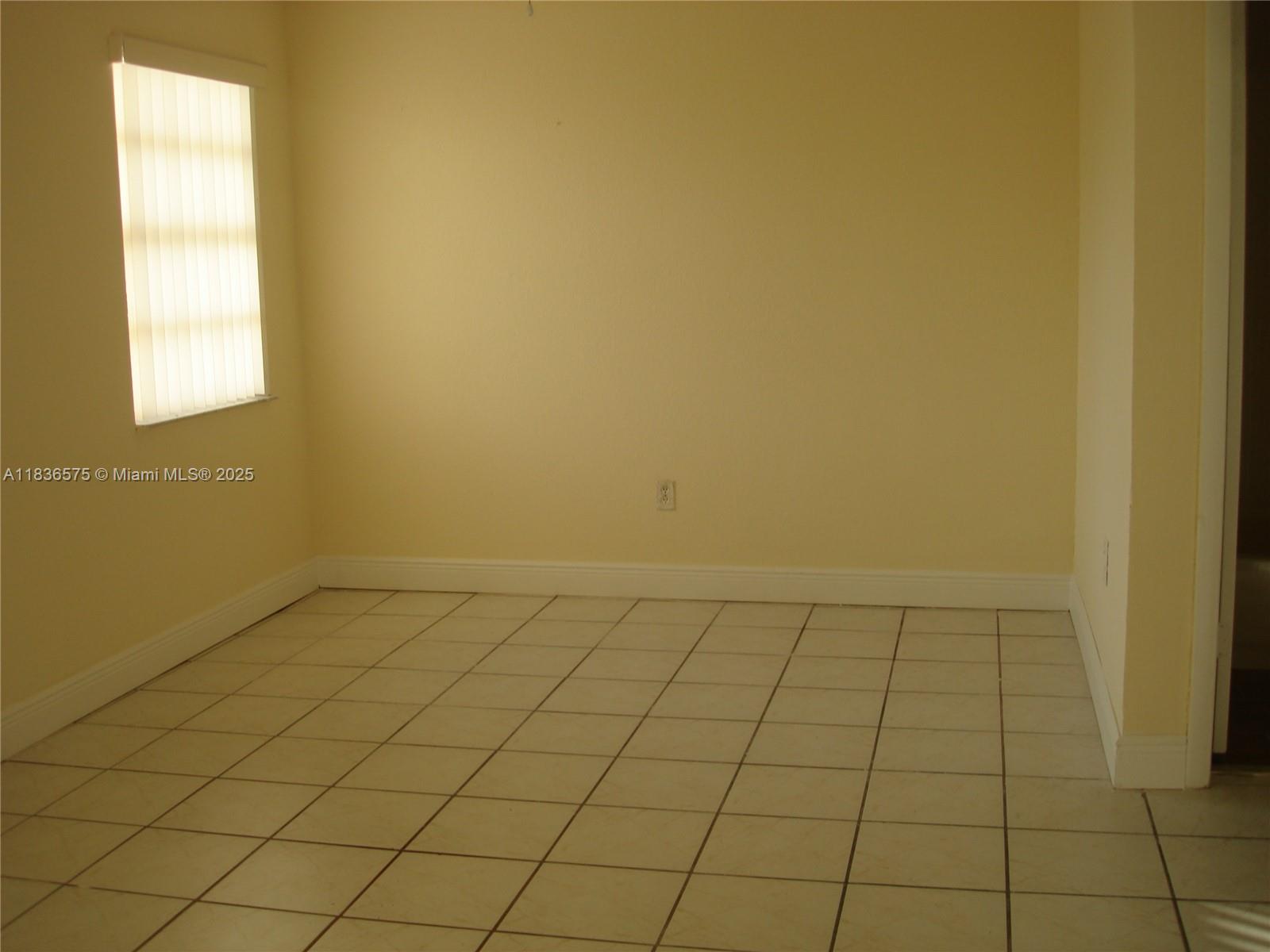 AVOCADO VILLAS - Residential Lease