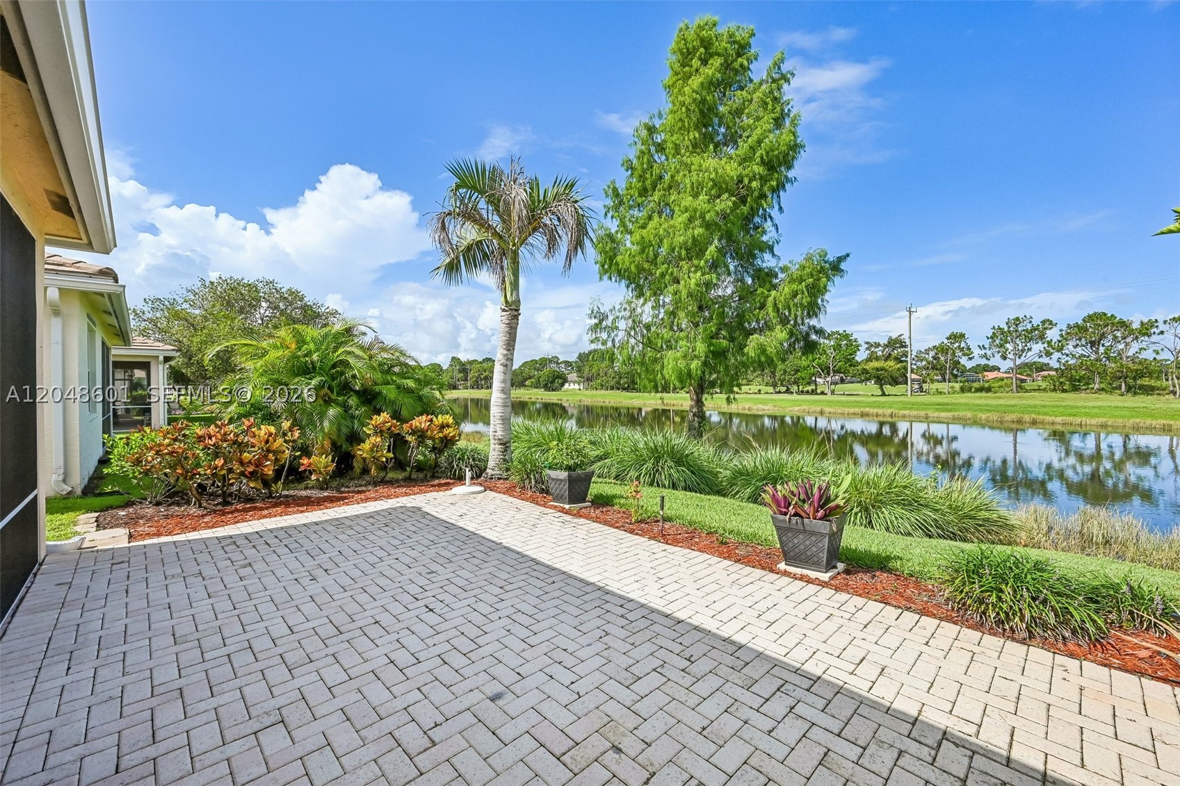 LAKEFOREST POINTE - Residential
