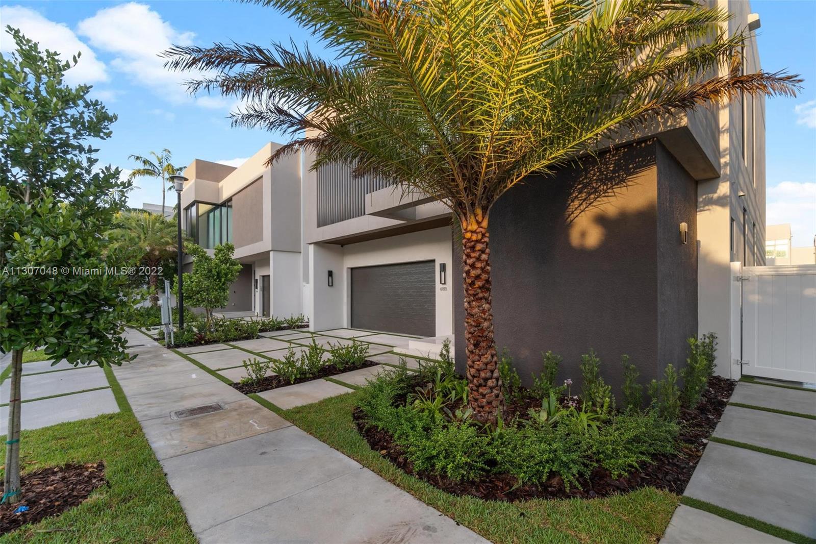 GRAND FLORIDIAN ESTATES - Residential Lease