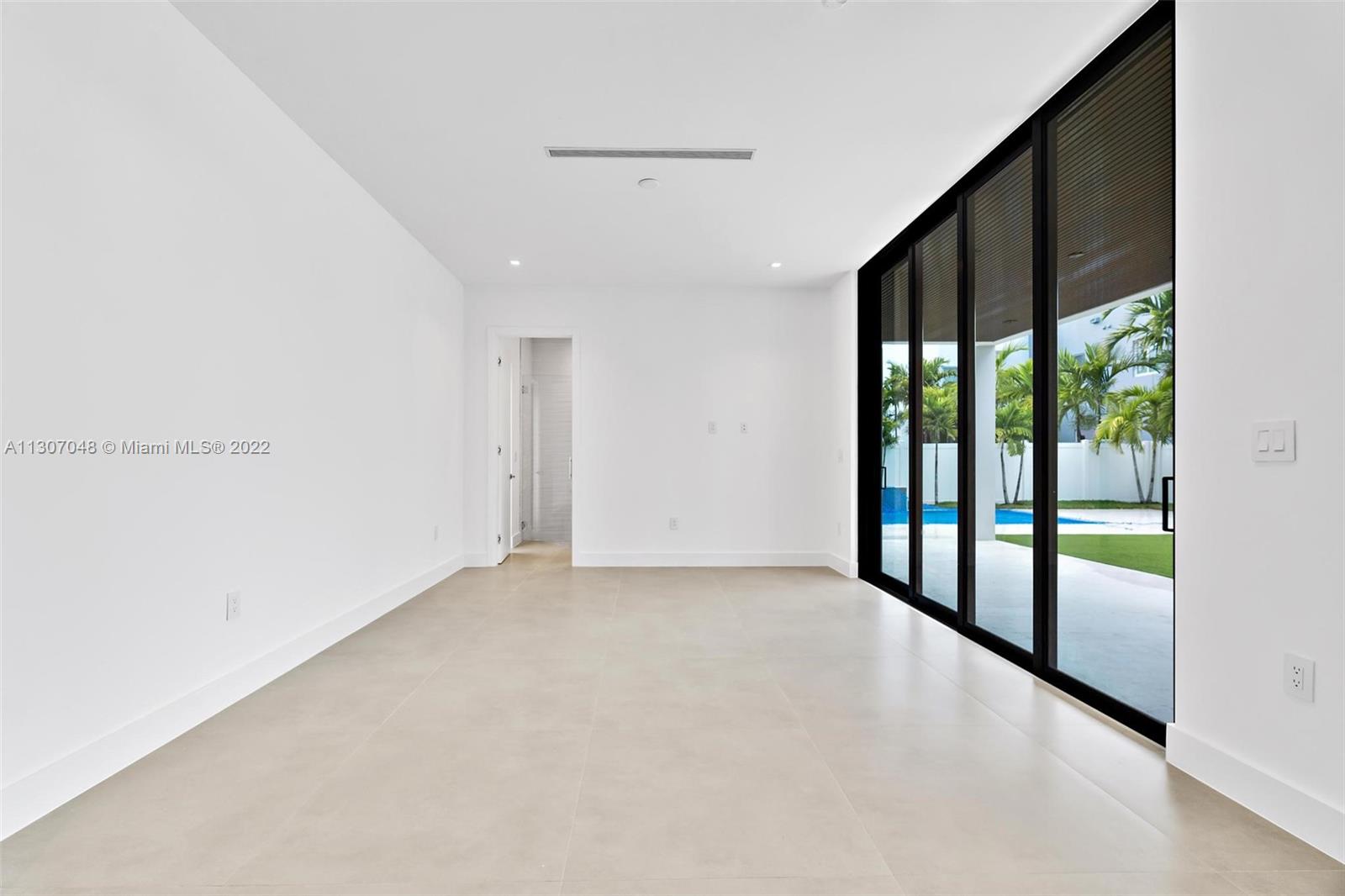 GRAND FLORIDIAN ESTATES - Residential Lease