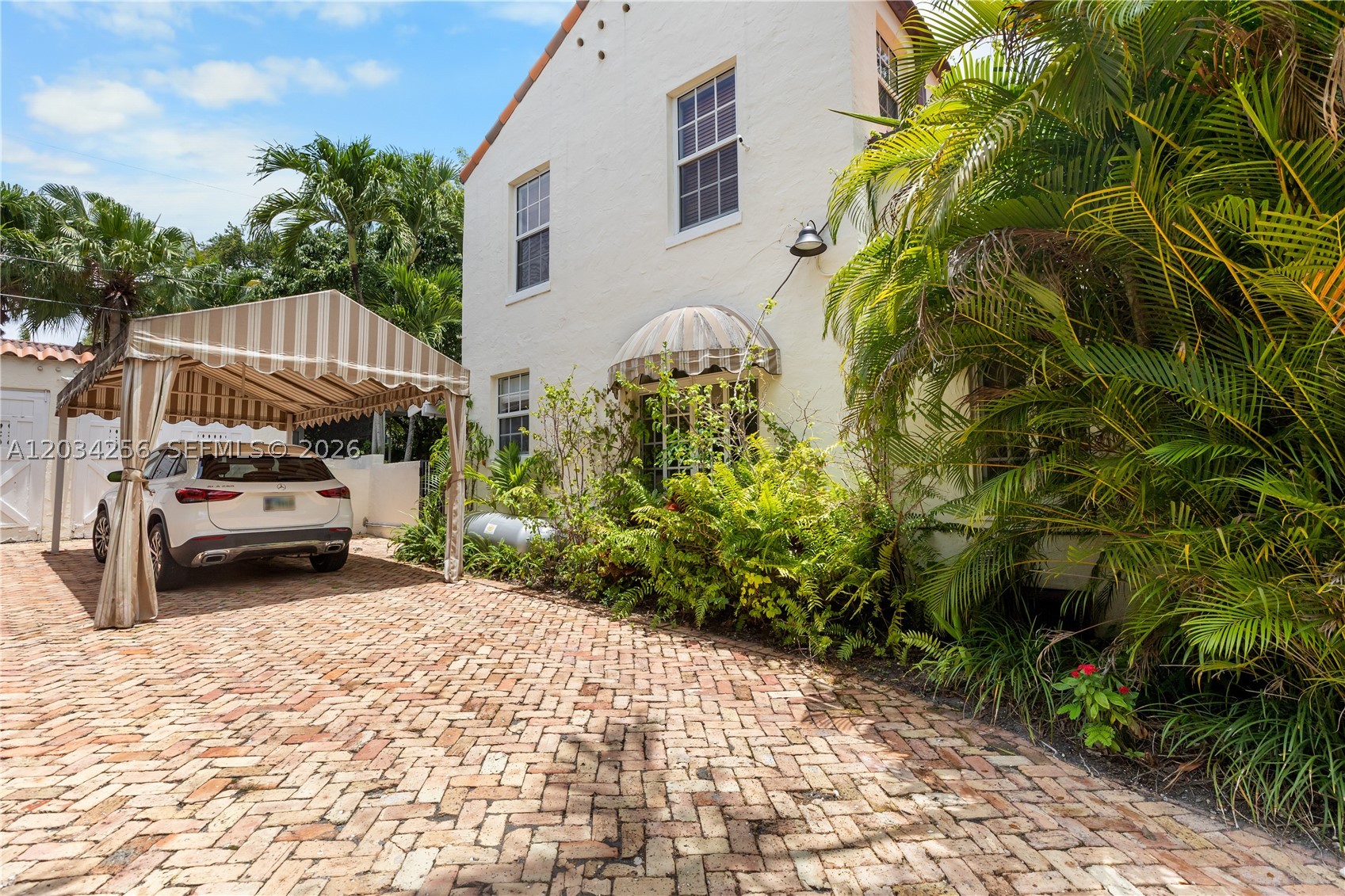 BRICKELL ESTATES - Residential