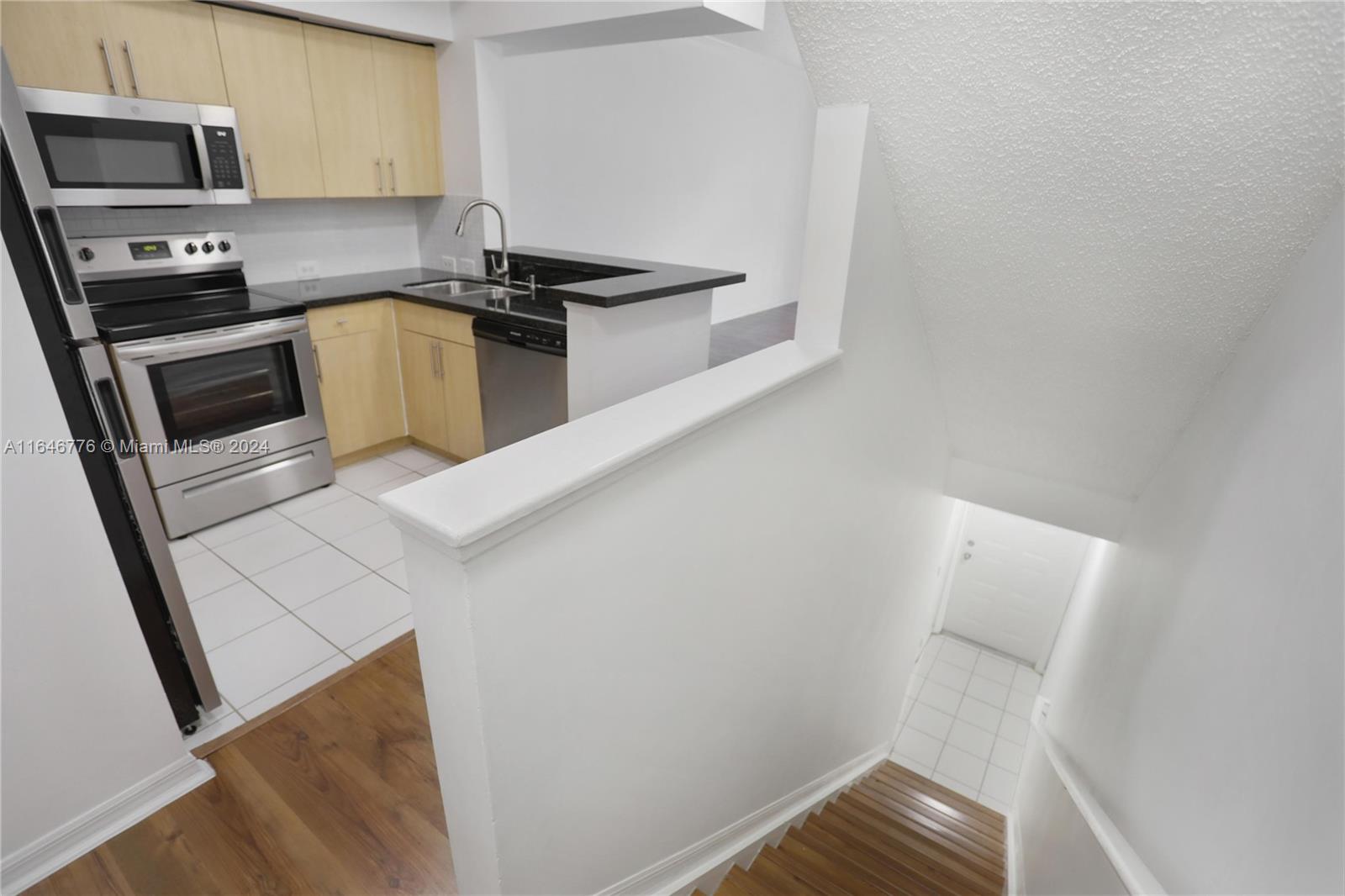 AVENTI AT AVENTURA CONDO - Residential