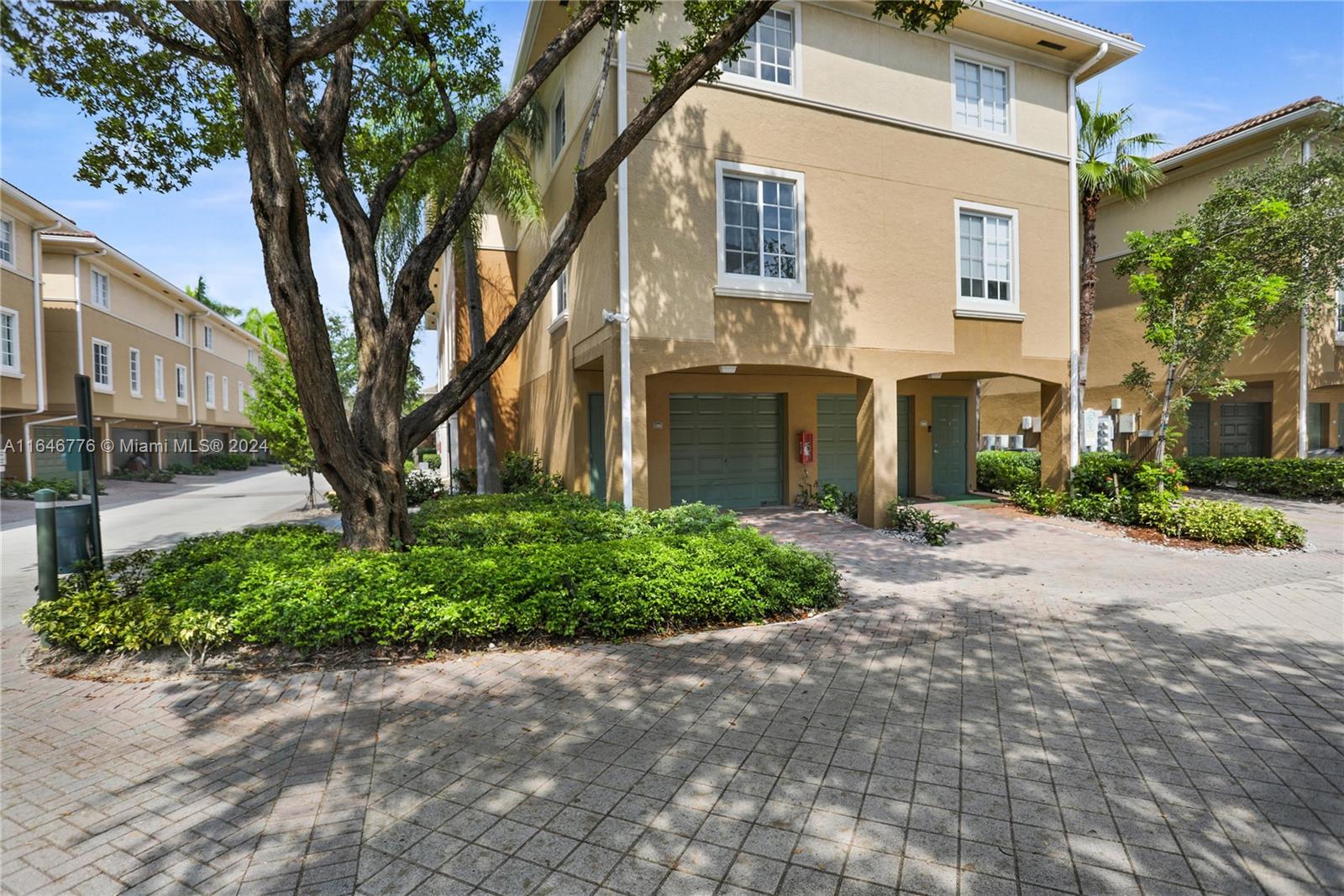 Beautiful 1-bedroom, 1-bathroom unit featuring an upgraded kitchen with stainless steel appliances, wood floors, and abundant natural light. Located within walking distance to shops, A-rated schools, and parks. Canal-front boardwalk and marina with direct access to the Intracoastal. Includes an attached 1-car garage and driveway for an additional vehicle, plus a full-size washer and dryer. Community amenities include a resort-style 60-ft pool with a spacious sun deck, gym, and clubhouse. Currently tenant-occupied until June  2026.