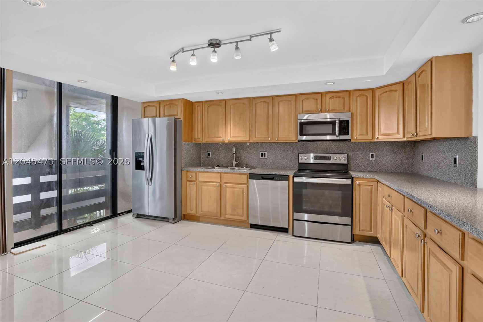 FOUNTAINS OF JACARANDA CO - Residential