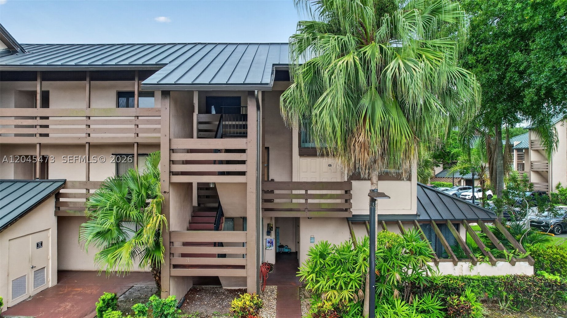 FOUNTAINS OF JACARANDA CO - Residential