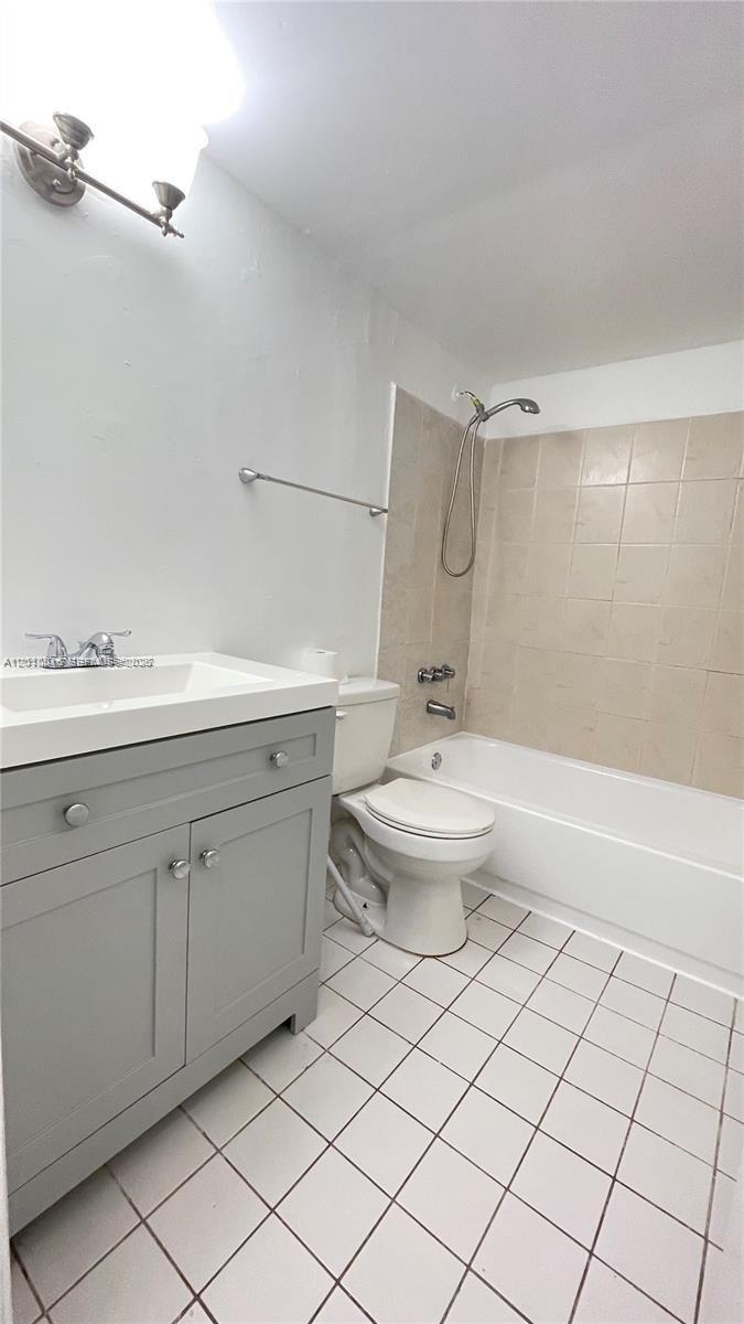 New Worrld Condo Apts III - Residential